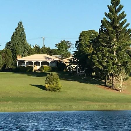 Lakefront Holiday Villa Yungaburra Exterior photo